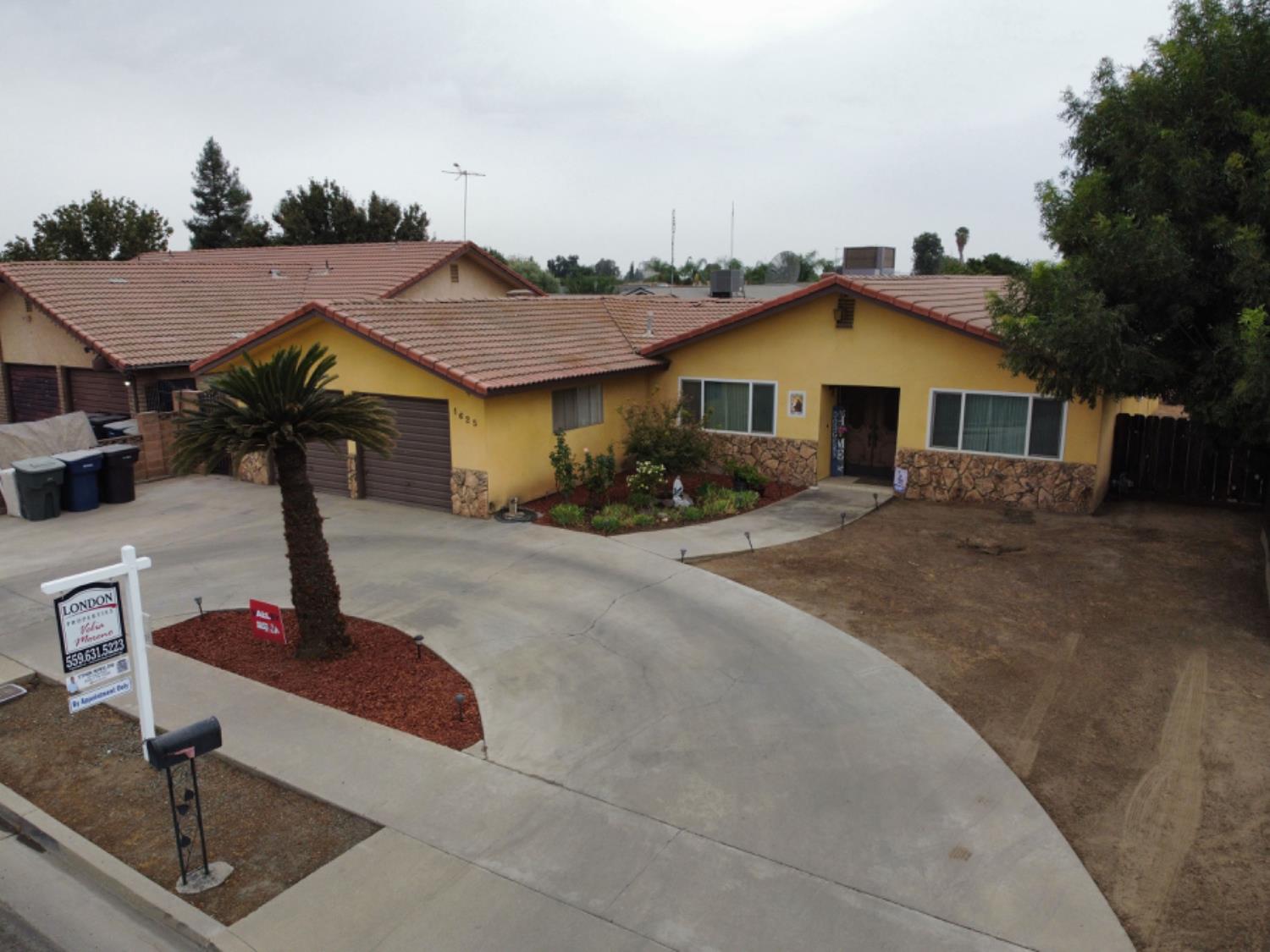 1625 S Lydia Dr, Tulare, CA 93274