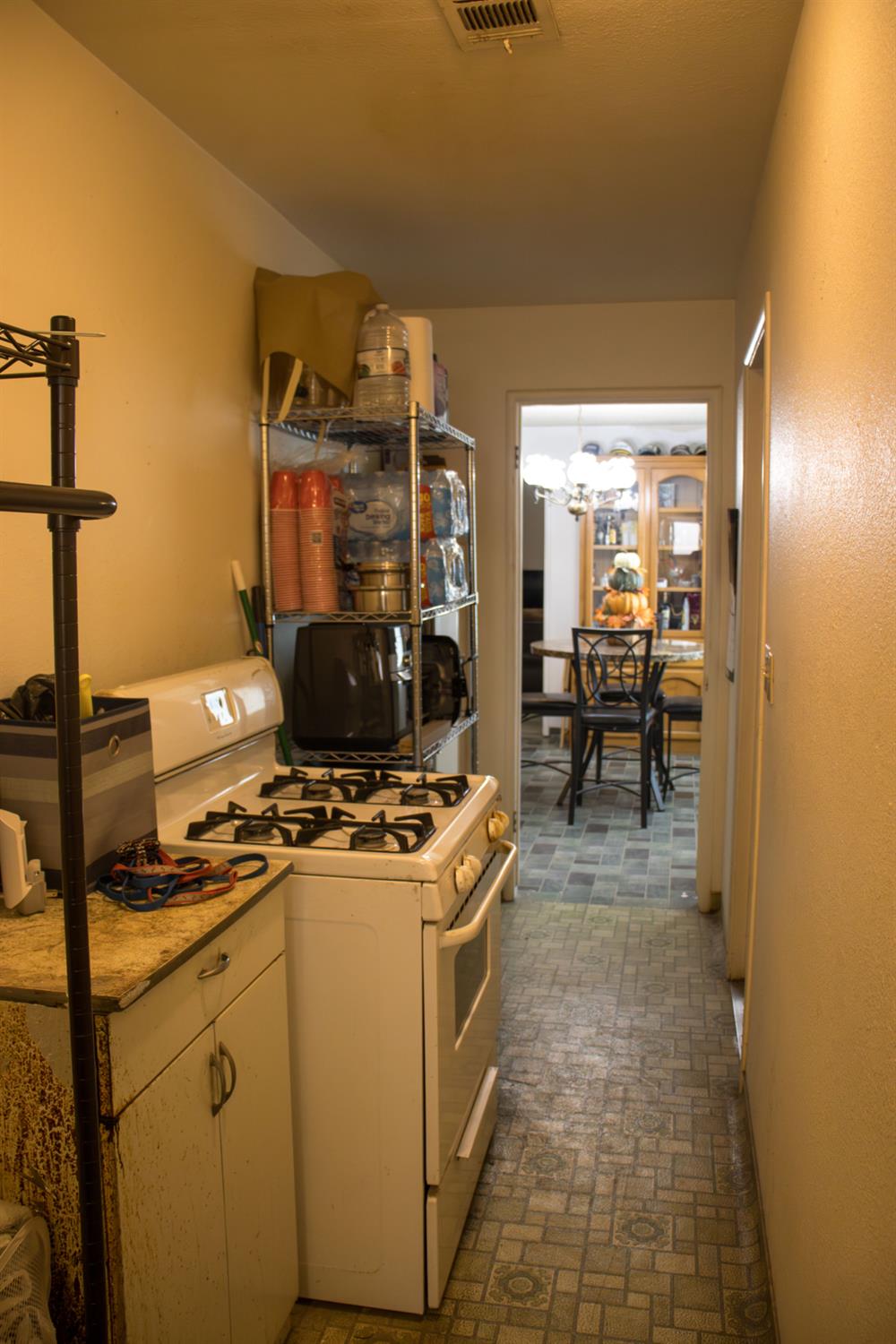 1625 S Lydia Dr, Tulare, CA 93274
