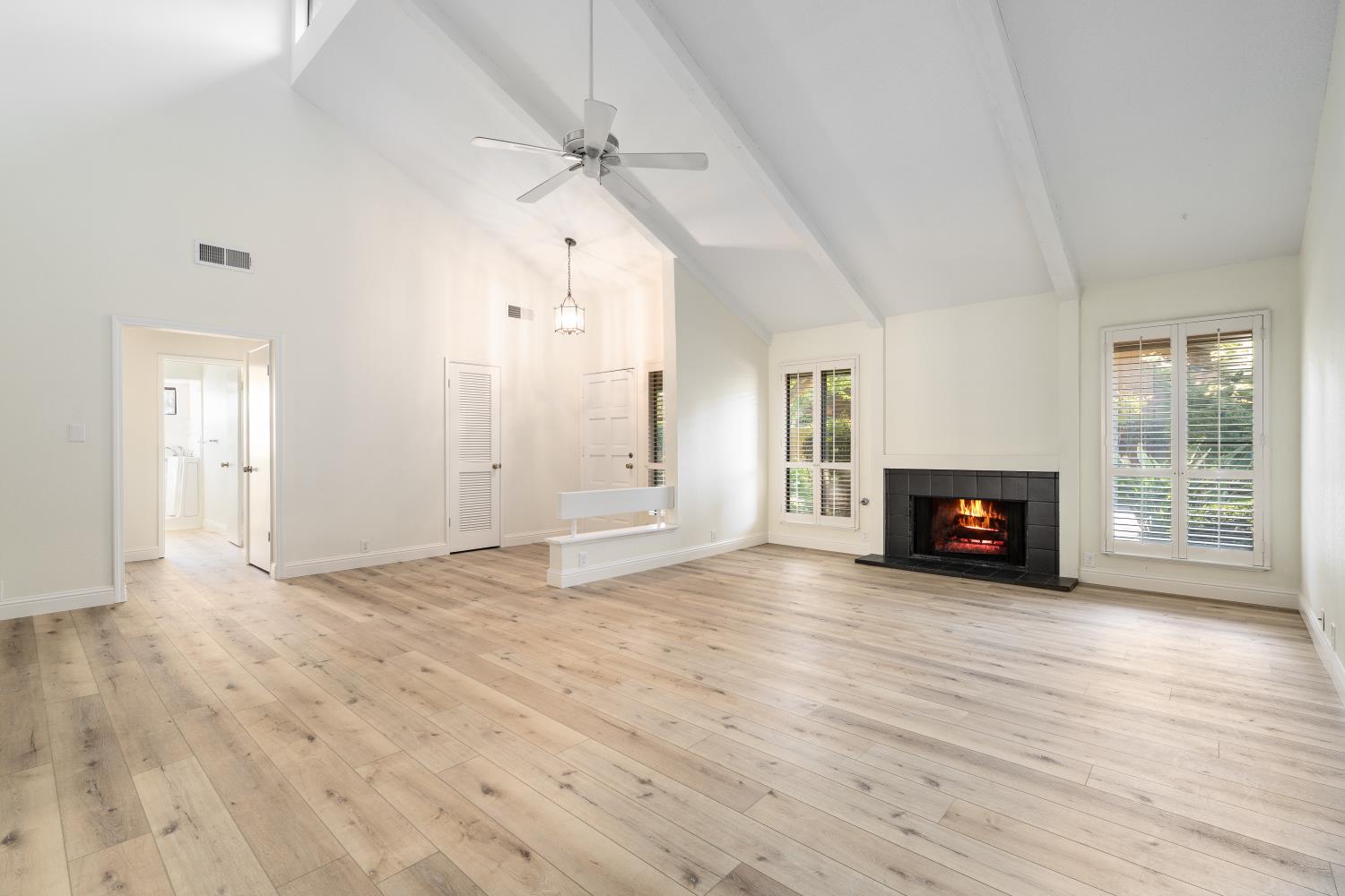 6260 N Palm Ave #111, Fresno, CA 93704