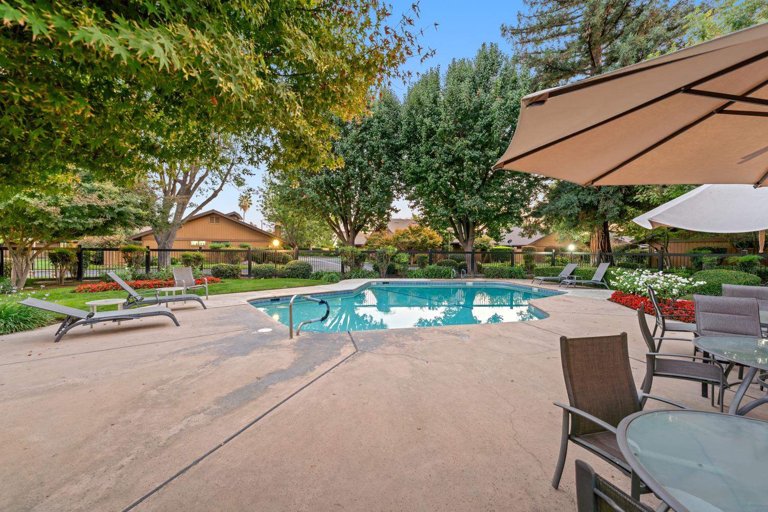 6260 N Palm Ave #111, Fresno, CA 93704