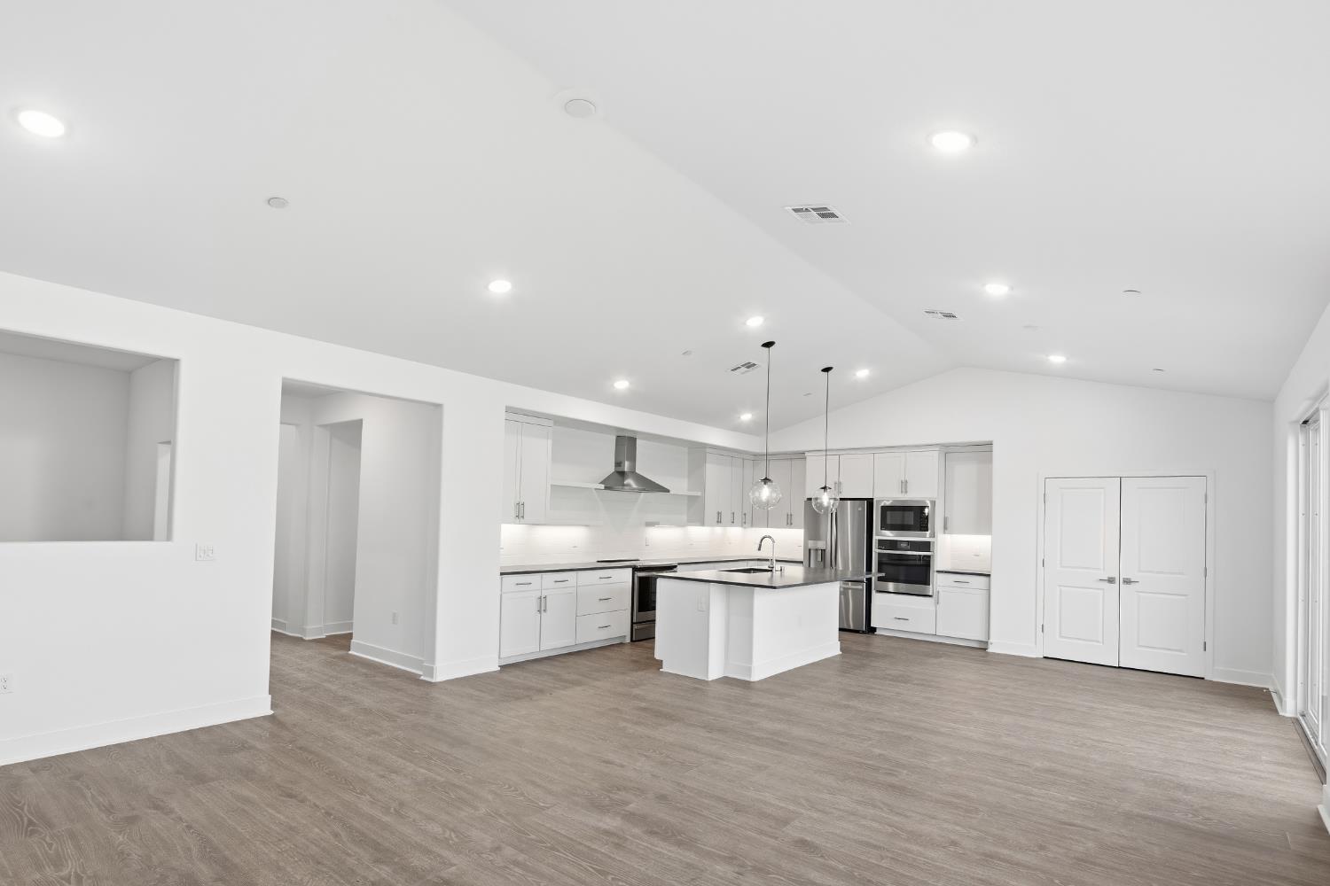 8053 Cottonwood Dr, Friant, CA 93626