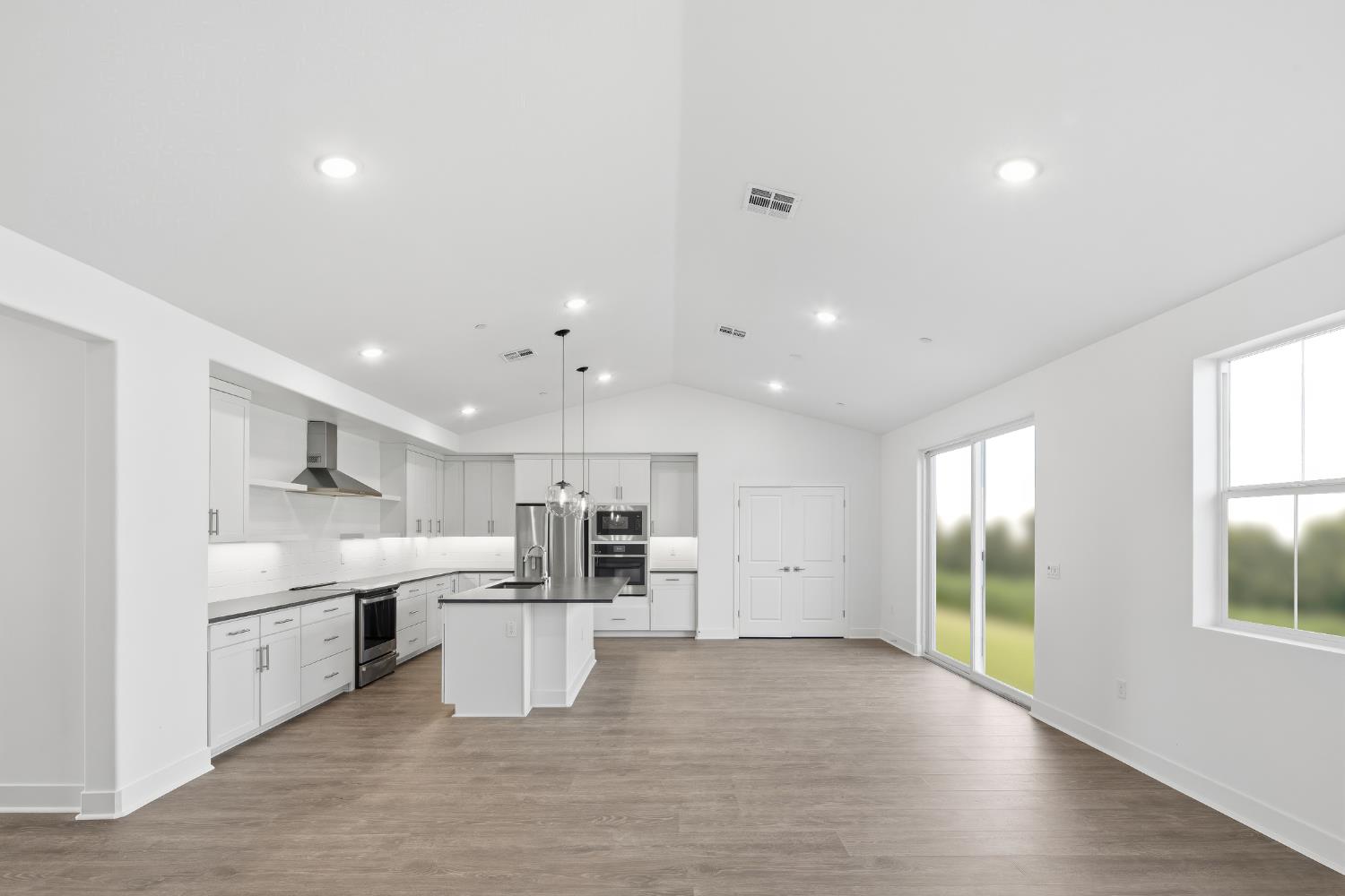 8053 Cottonwood Dr, Friant, CA 93626