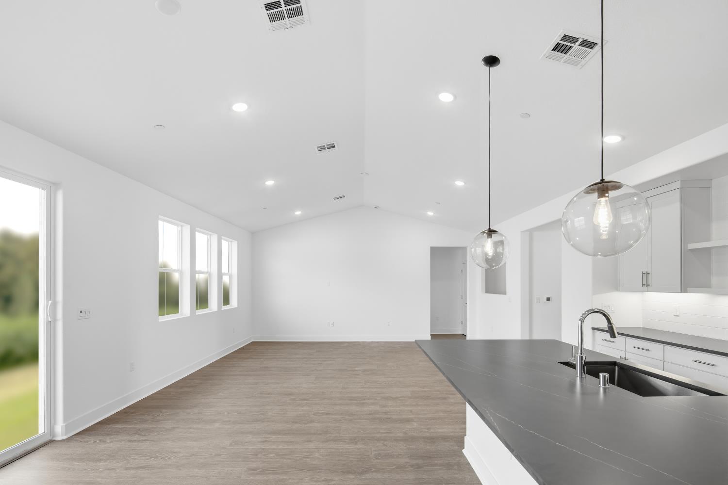 8053 Cottonwood Dr, Friant, CA 93626