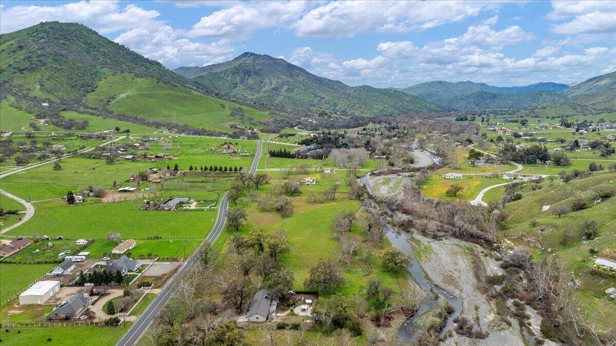 6102 Elwood, Sanger, CA 93657