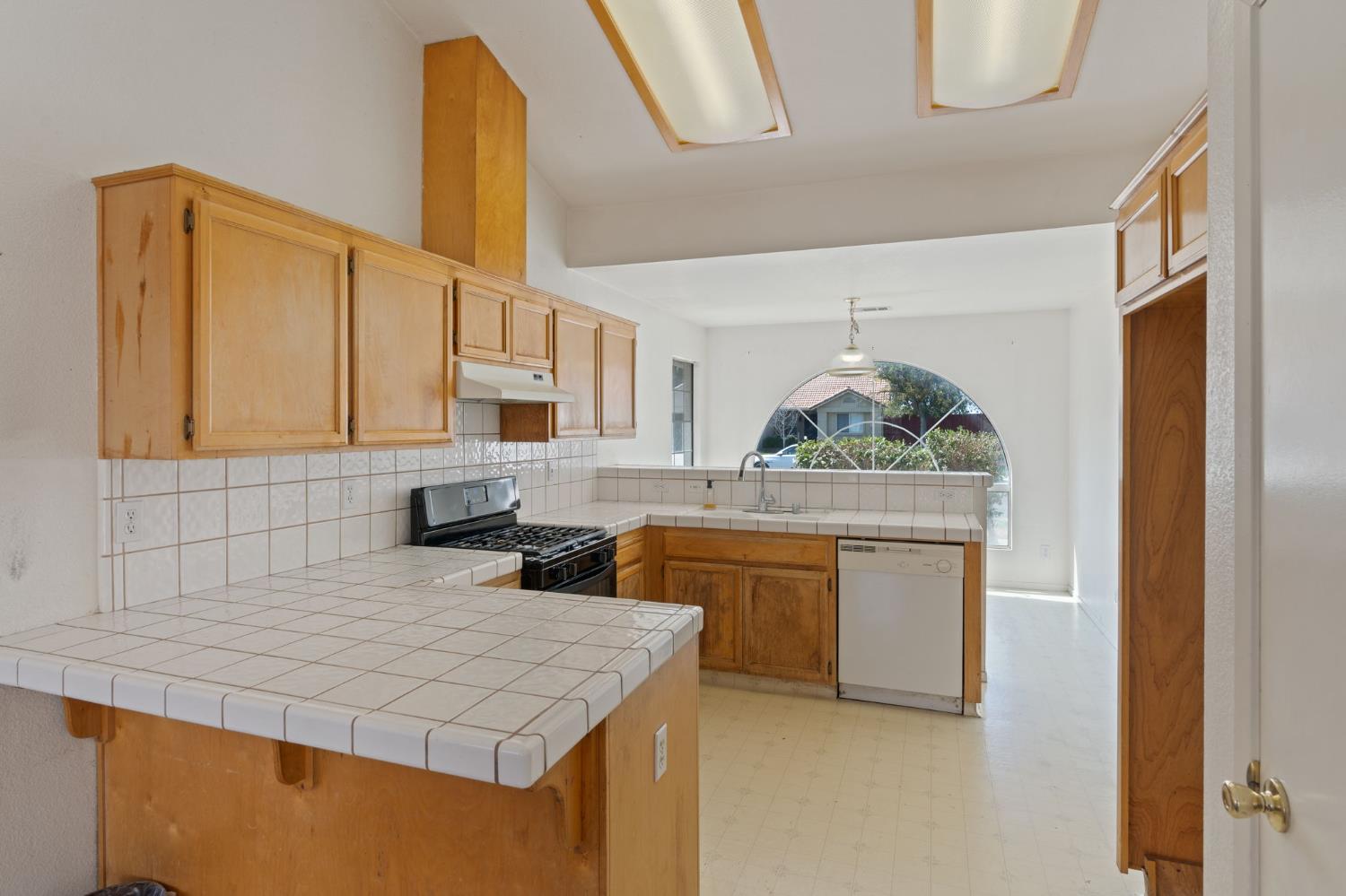 2066 Hastings Dr, Los Banos, CA 93635