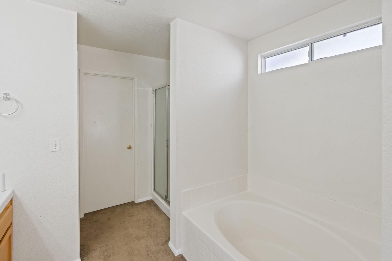 2066 Hastings Dr, Los Banos, CA 93635