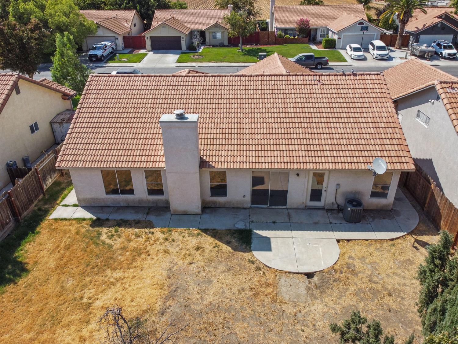 2066 Hastings Dr, Los Banos, CA 93635