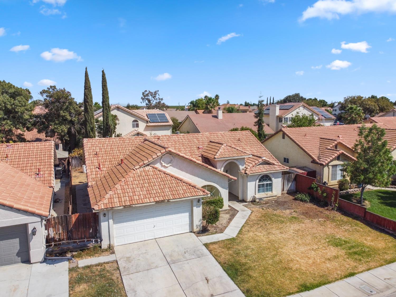 2066 Hastings Dr, Los Banos, CA 93635