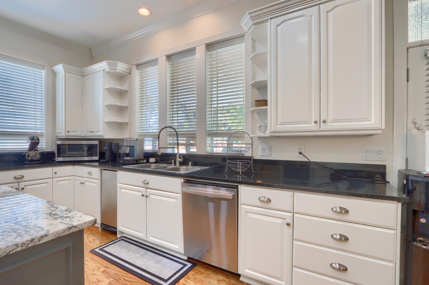 41345 Singing Hills Cir, Ahwahnee, CA 93601