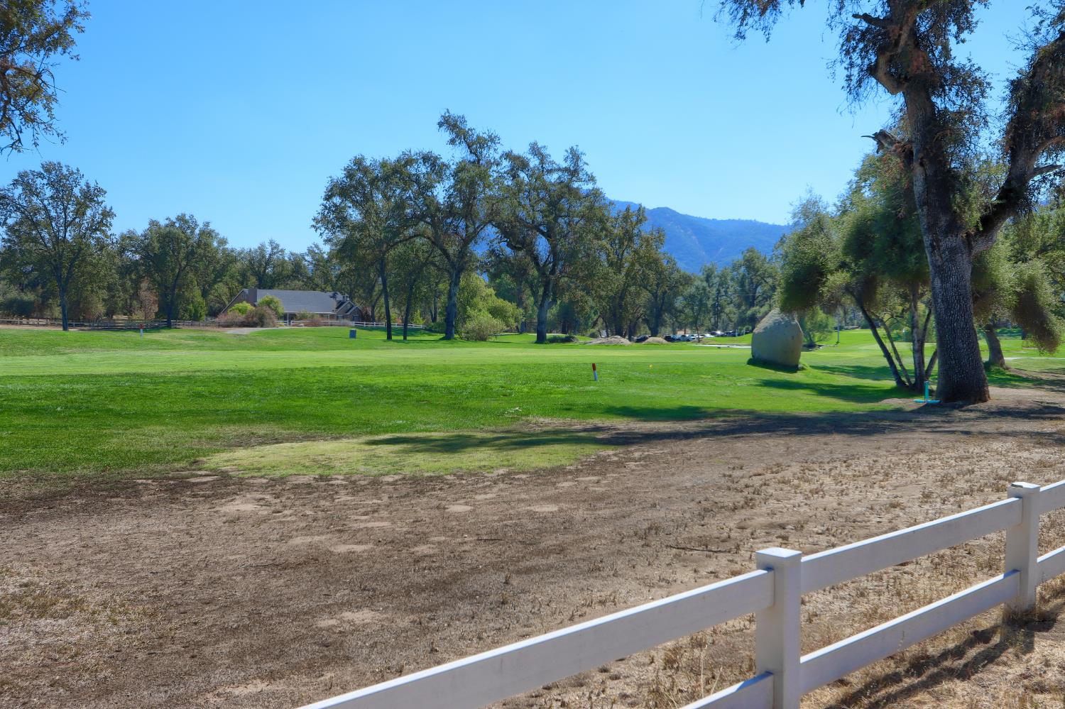 41345 Singing Hills Cir, Ahwahnee, CA 93601