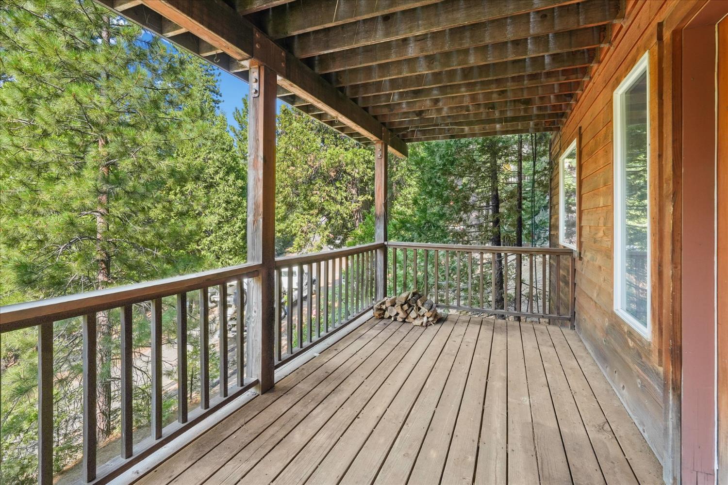 7244 Yosemite Park Way, Yosemite West, CA 95389