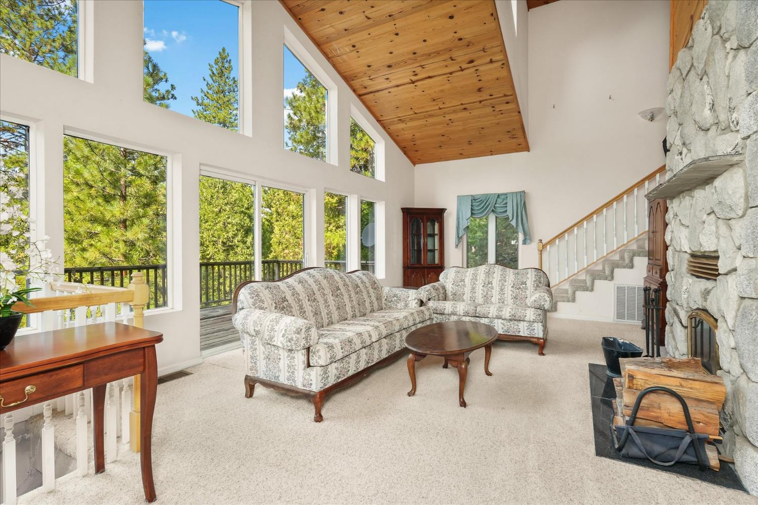 7244 Yosemite Park Way, Yosemite West, CA 95389