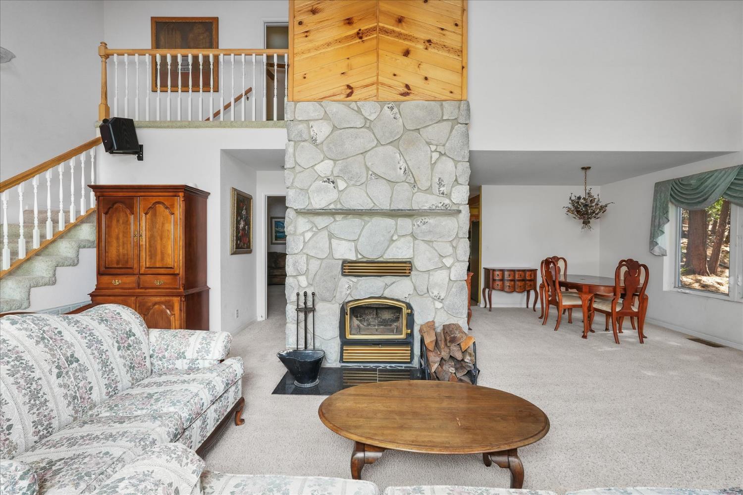 7244 Yosemite Park Way, Yosemite West, CA 95389