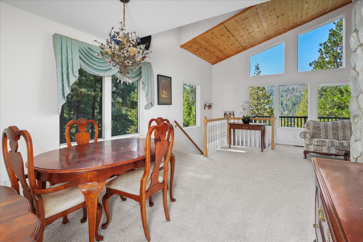 7244 Yosemite Park Way, Yosemite West, CA 95389