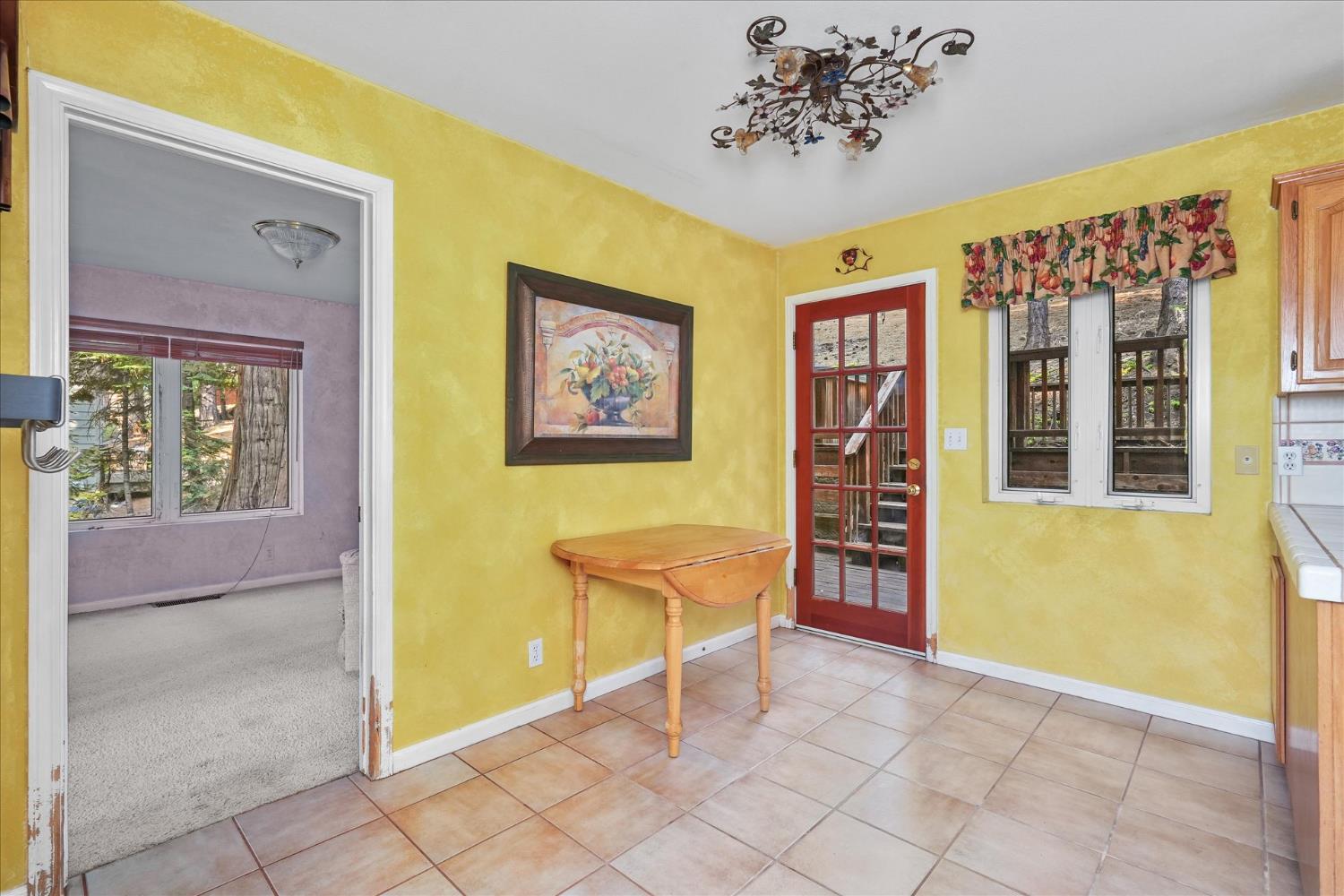 7244 Yosemite Park Way, Yosemite West, CA 95389