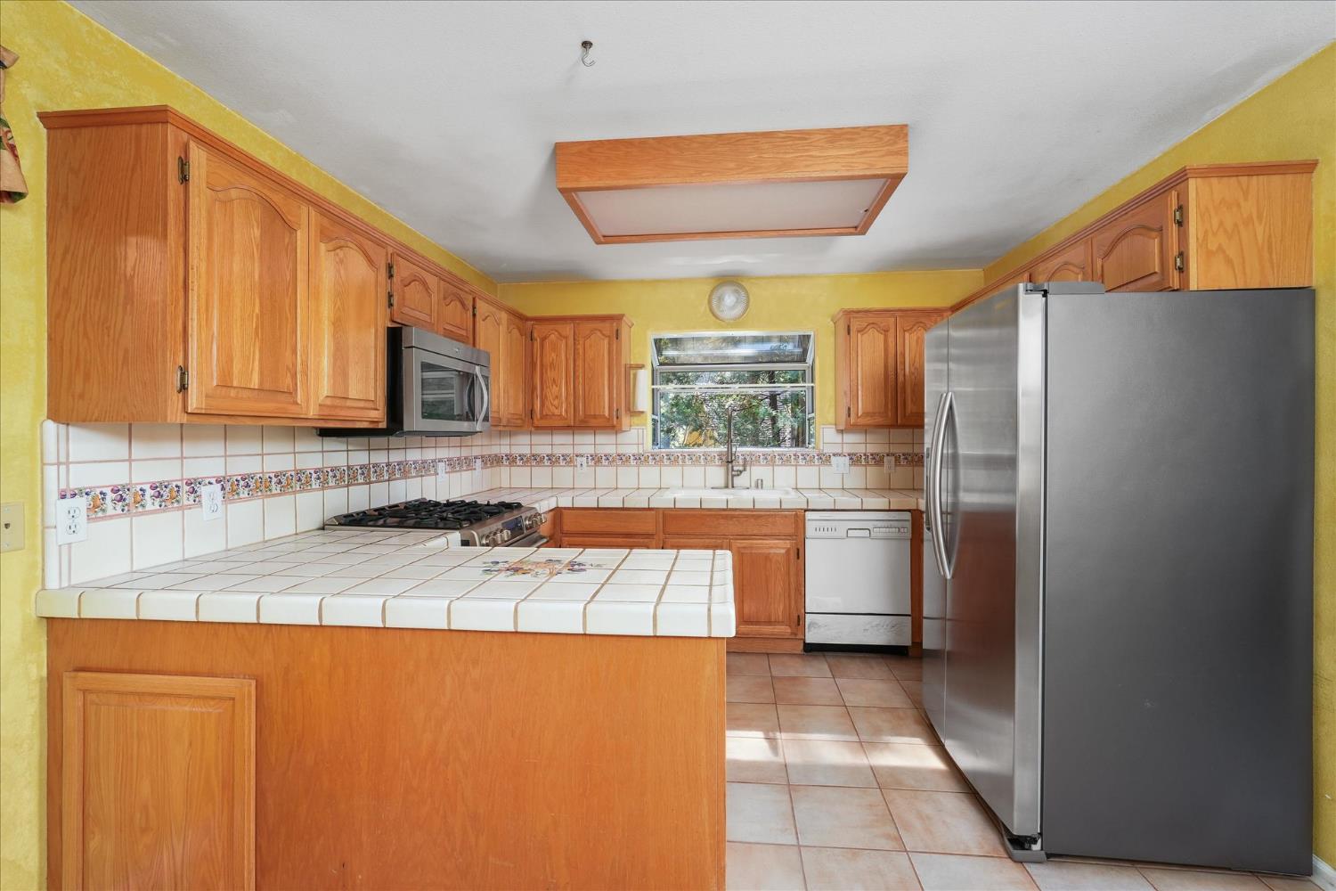 7244 Yosemite Park Way, Yosemite West, CA 95389