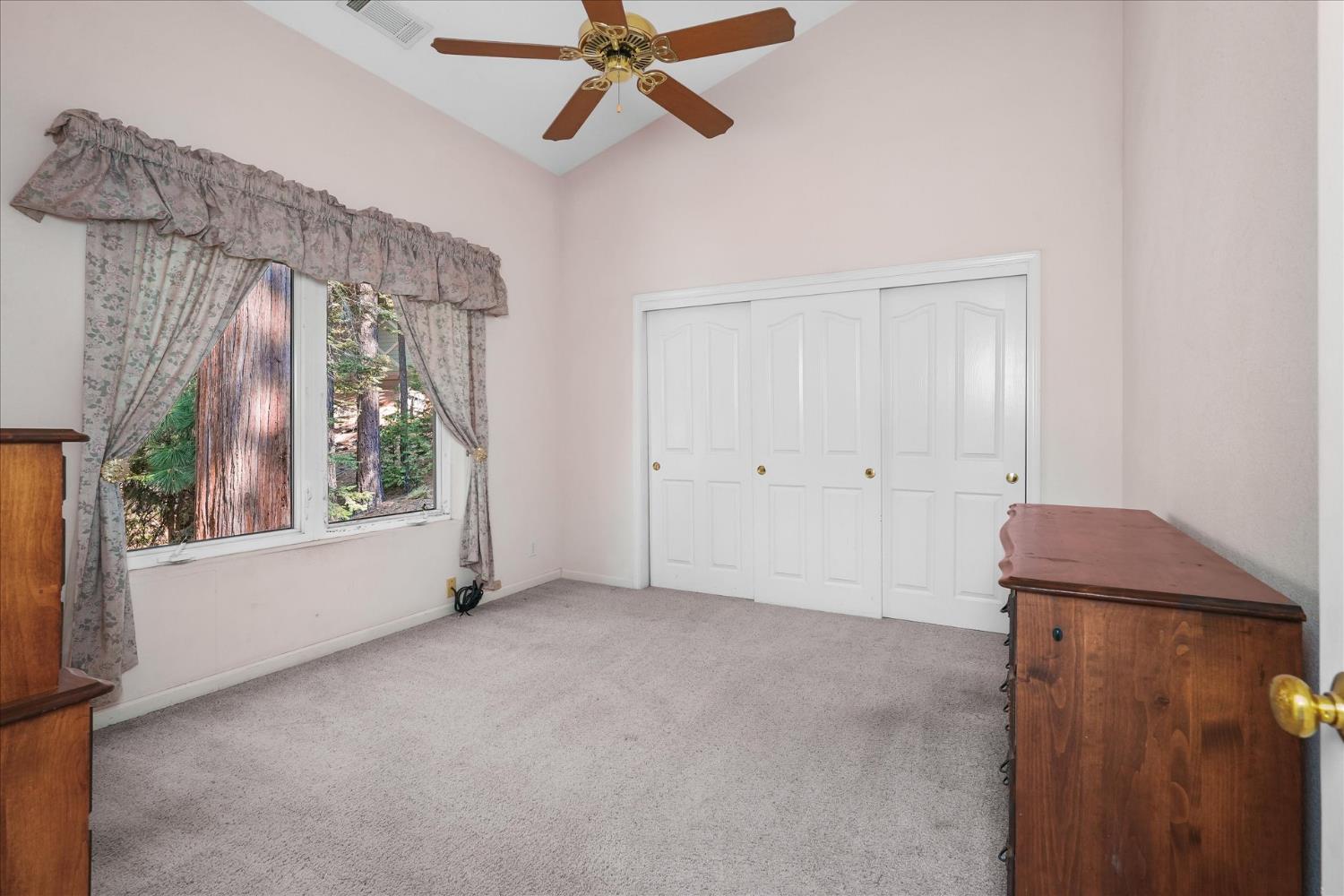 7244 Yosemite Park Way, Yosemite West, CA 95389