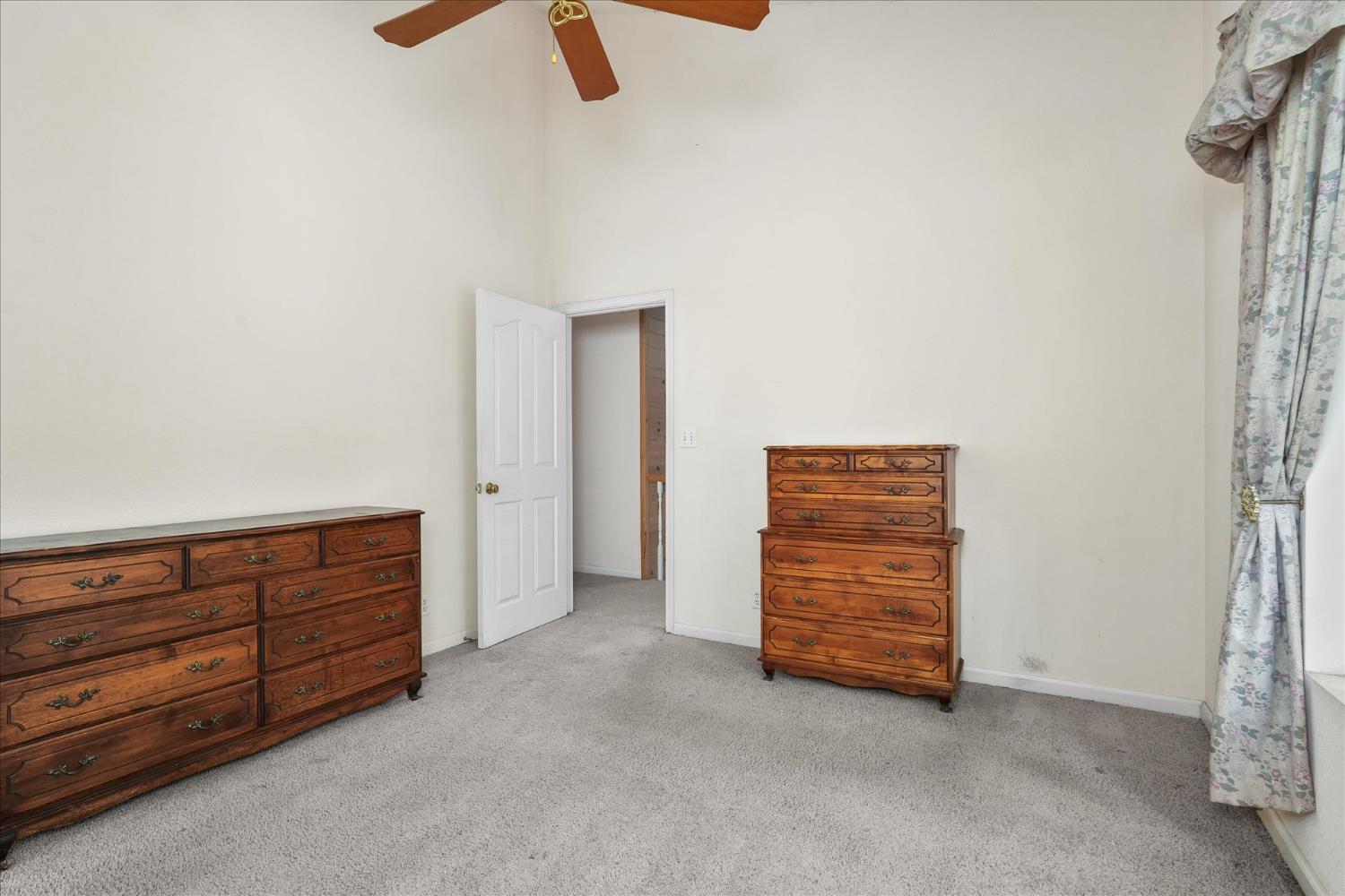 7244 Yosemite Park Way, Yosemite West, CA 95389