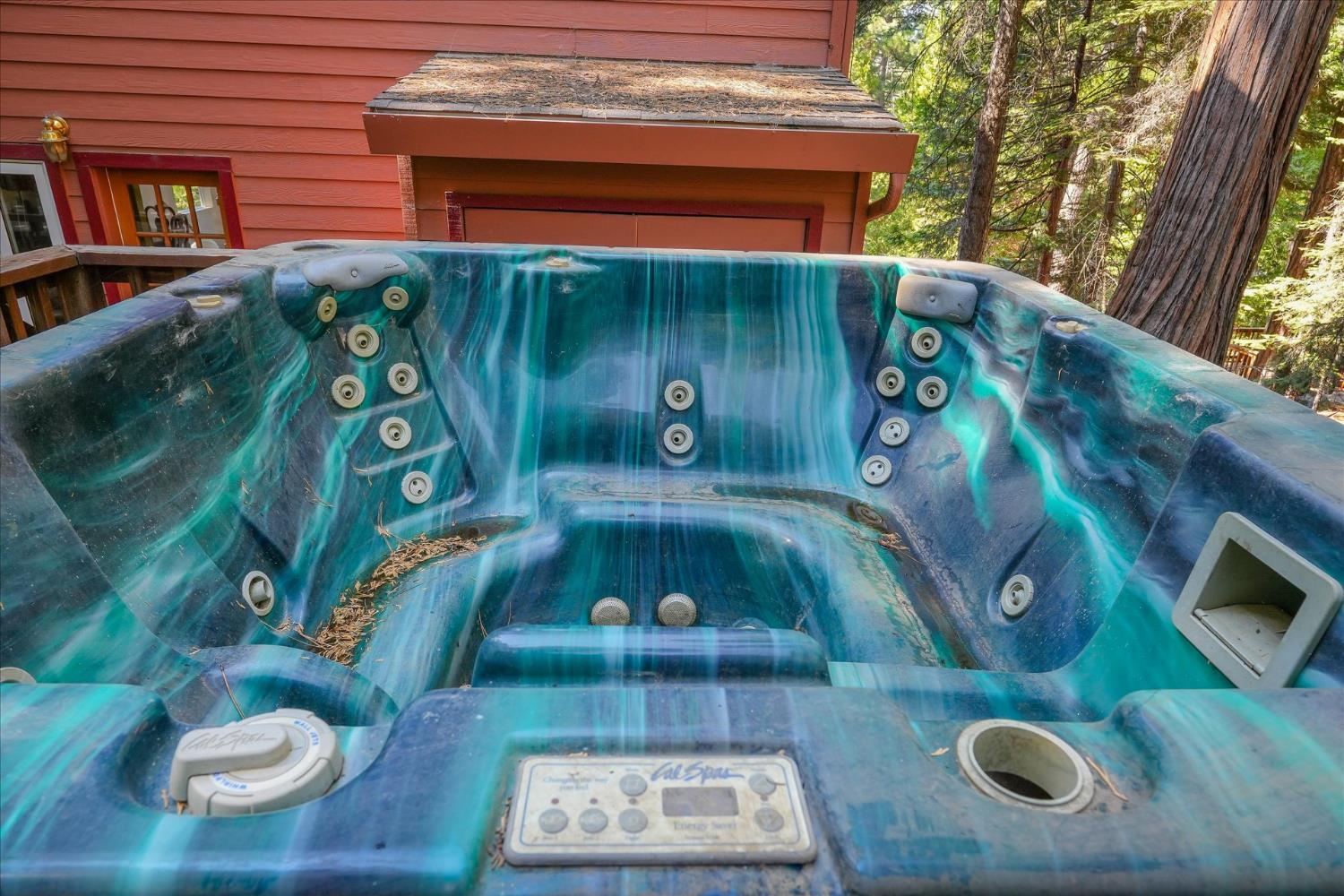 7244 Yosemite Park Way, Yosemite West, CA 95389