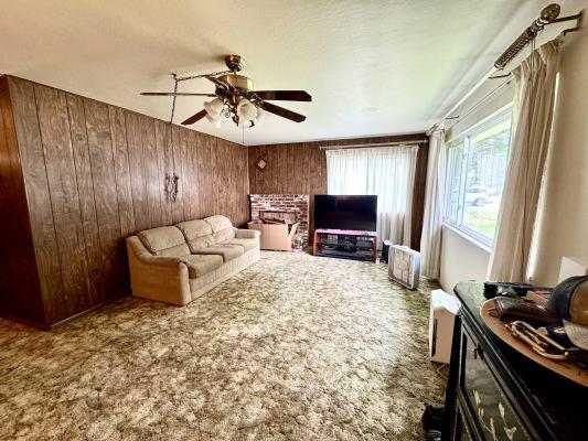 9028 Donna St, San Joaquin, CA 93660