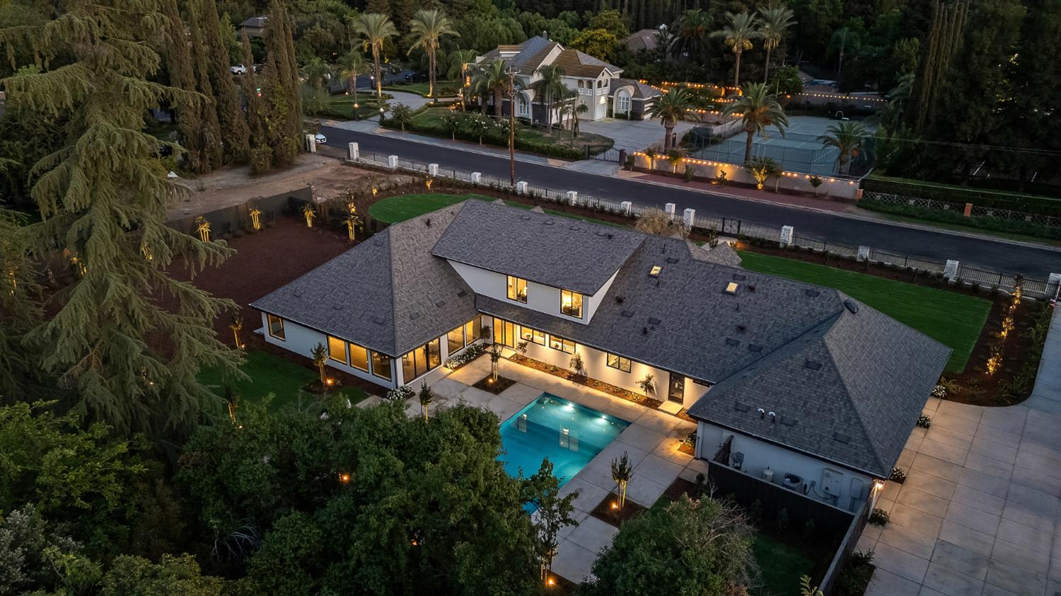 2246 W Palo Alto Ave, Fresno, CA 93711