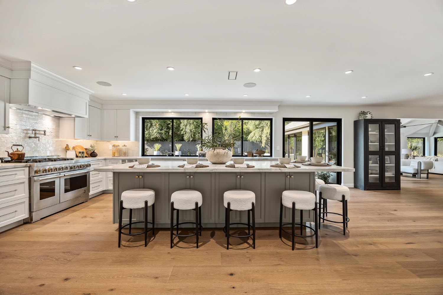 2246 W Palo Alto Ave, Fresno, CA 93711