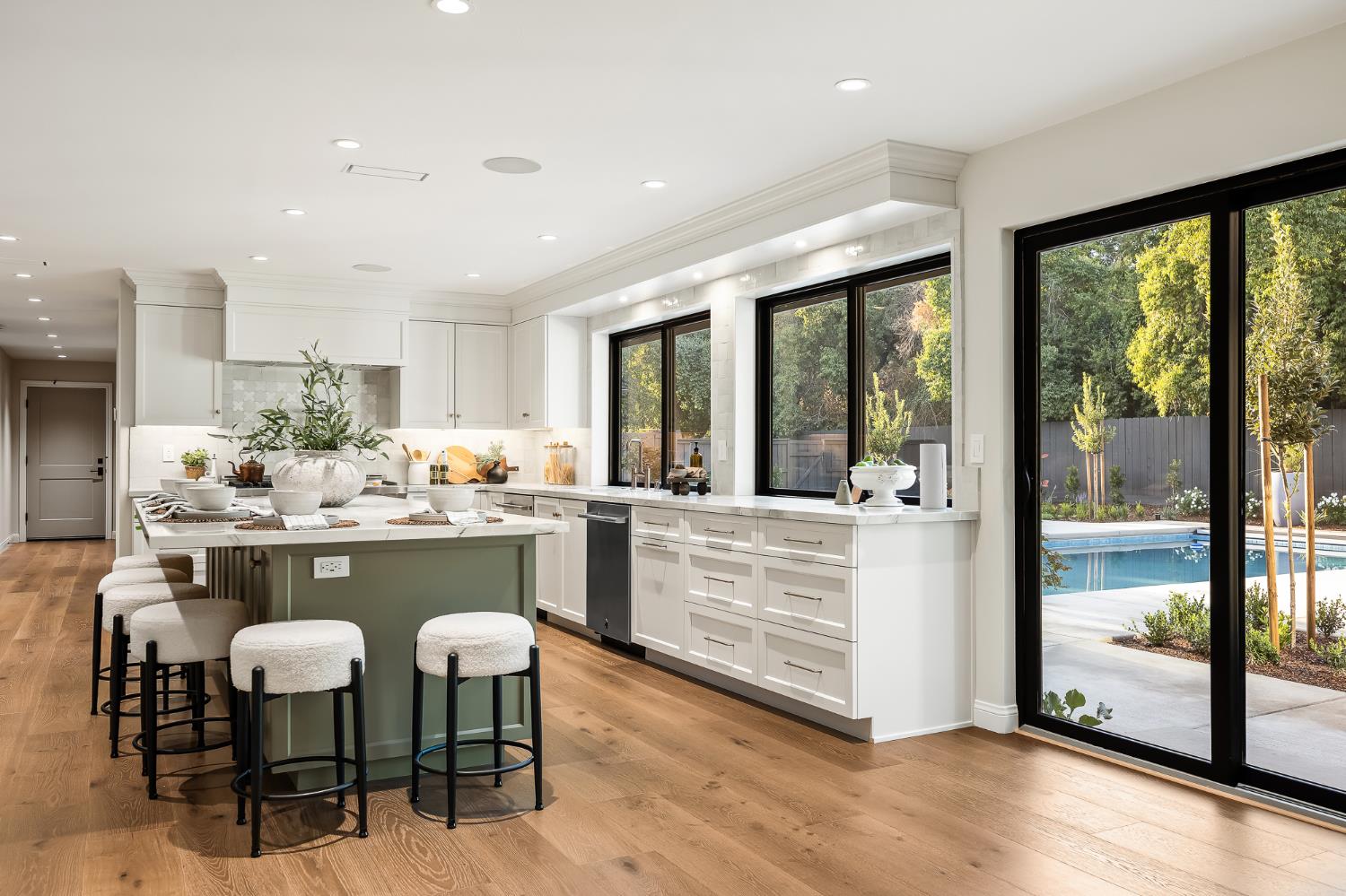 2246 W Palo Alto Ave, Fresno, CA 93711