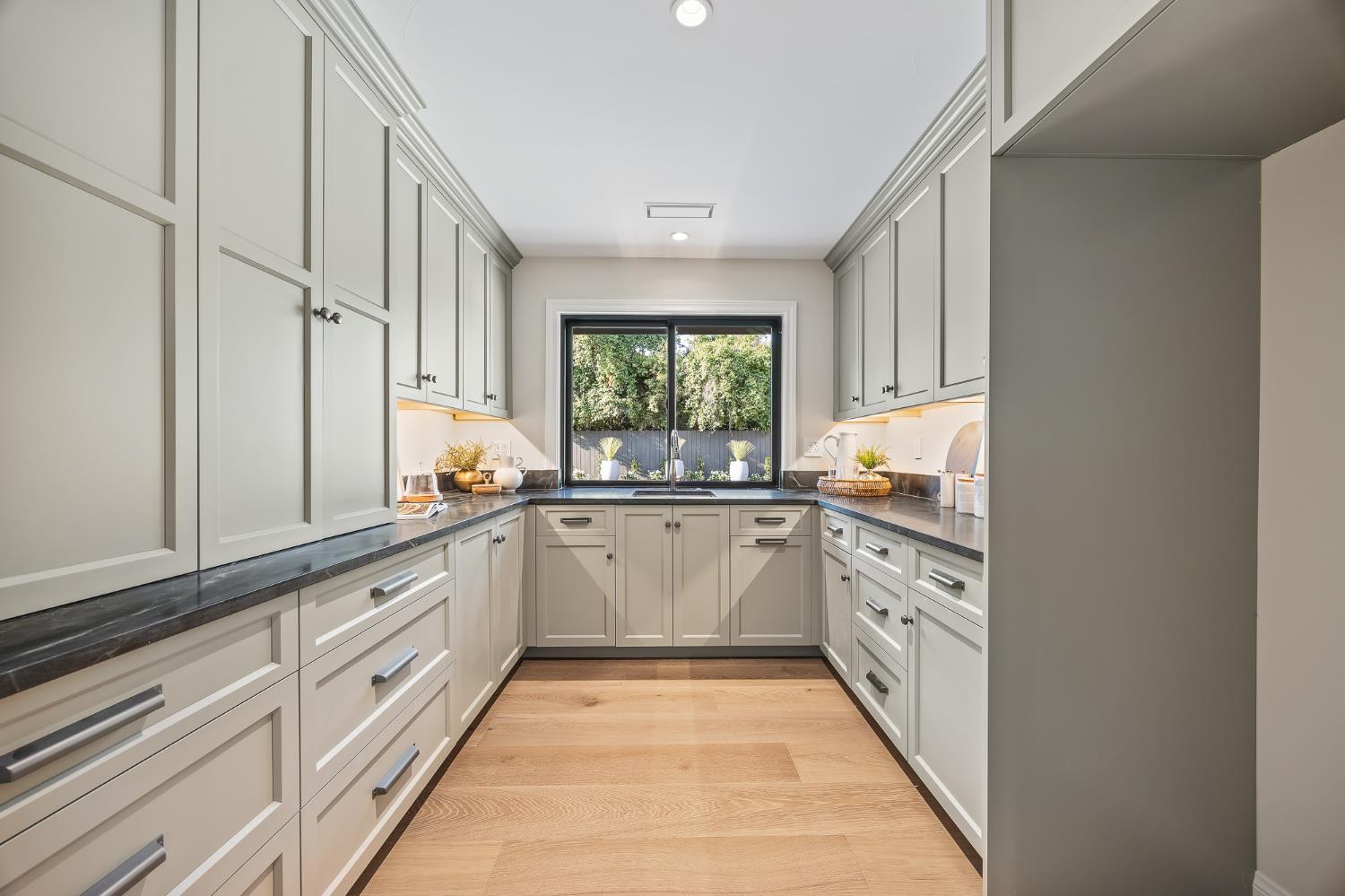 2246 W Palo Alto Ave, Fresno, CA 93711