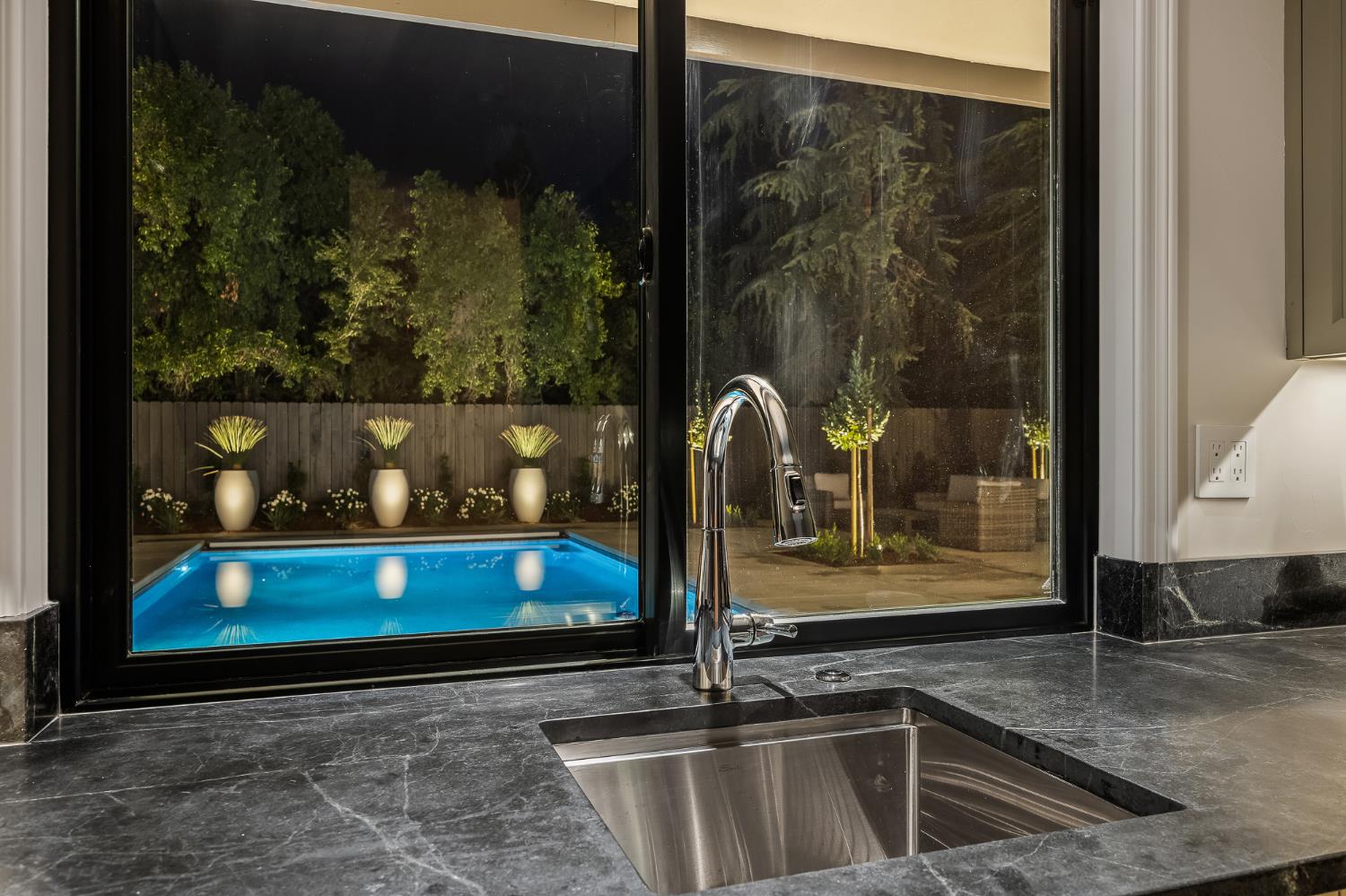 2246 W Palo Alto Ave, Fresno, CA 93711