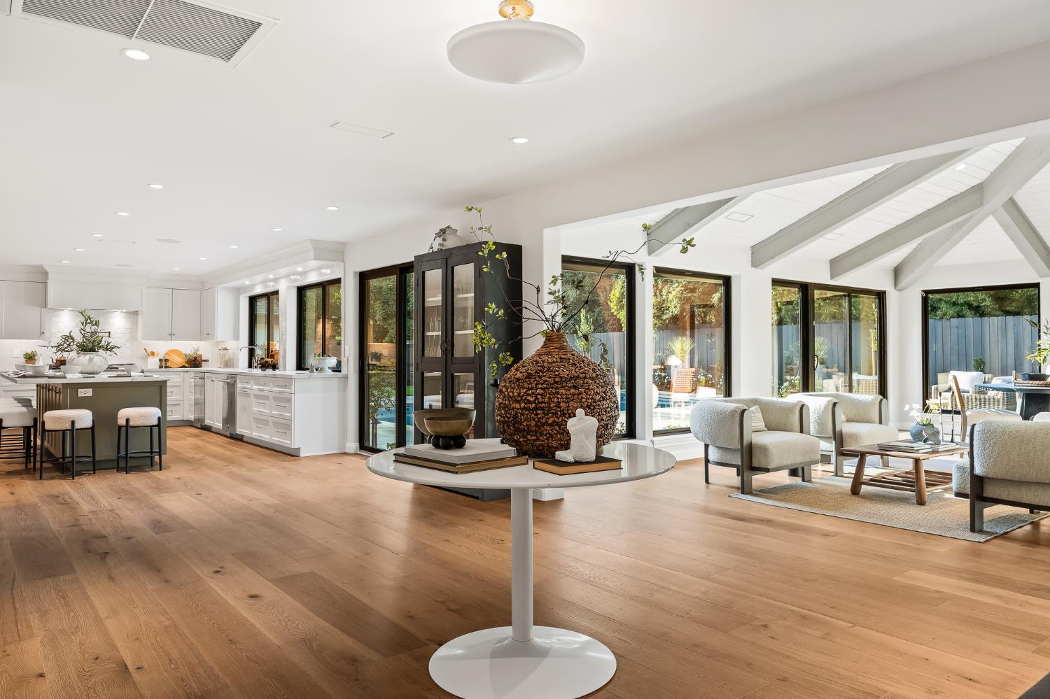 2246 W Palo Alto Ave, Fresno, CA 93711