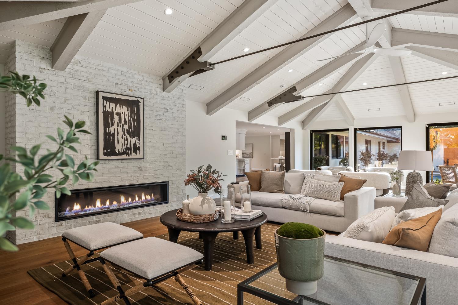 2246 W Palo Alto Ave, Fresno, CA 93711