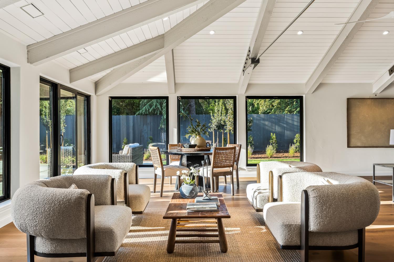 2246 W Palo Alto Ave, Fresno, CA 93711