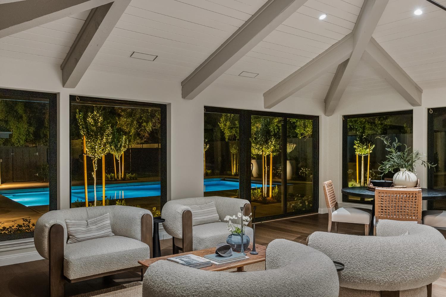 2246 W Palo Alto Ave, Fresno, CA 93711