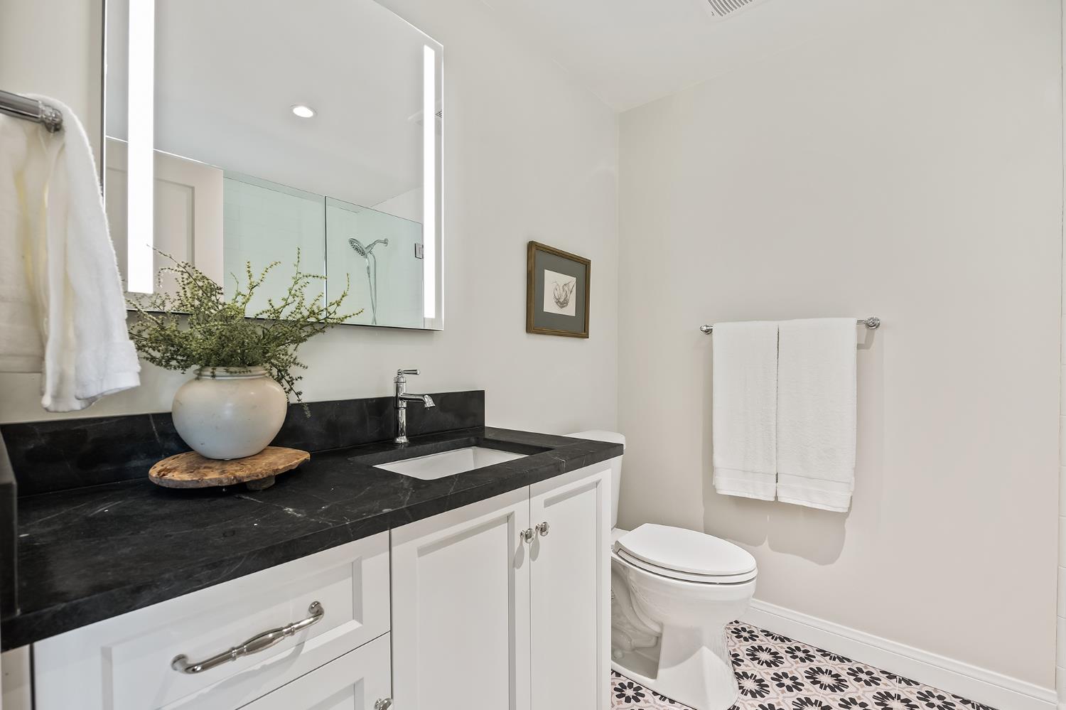 2246 W Palo Alto Ave, Fresno, CA 93711