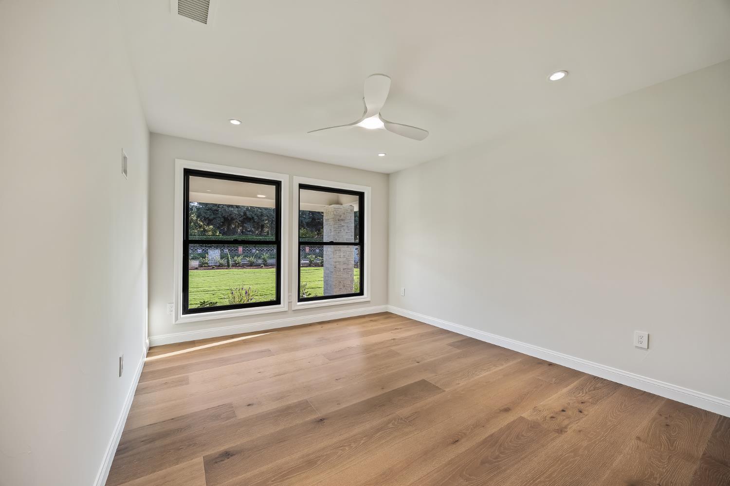 2246 W Palo Alto Ave, Fresno, CA 93711