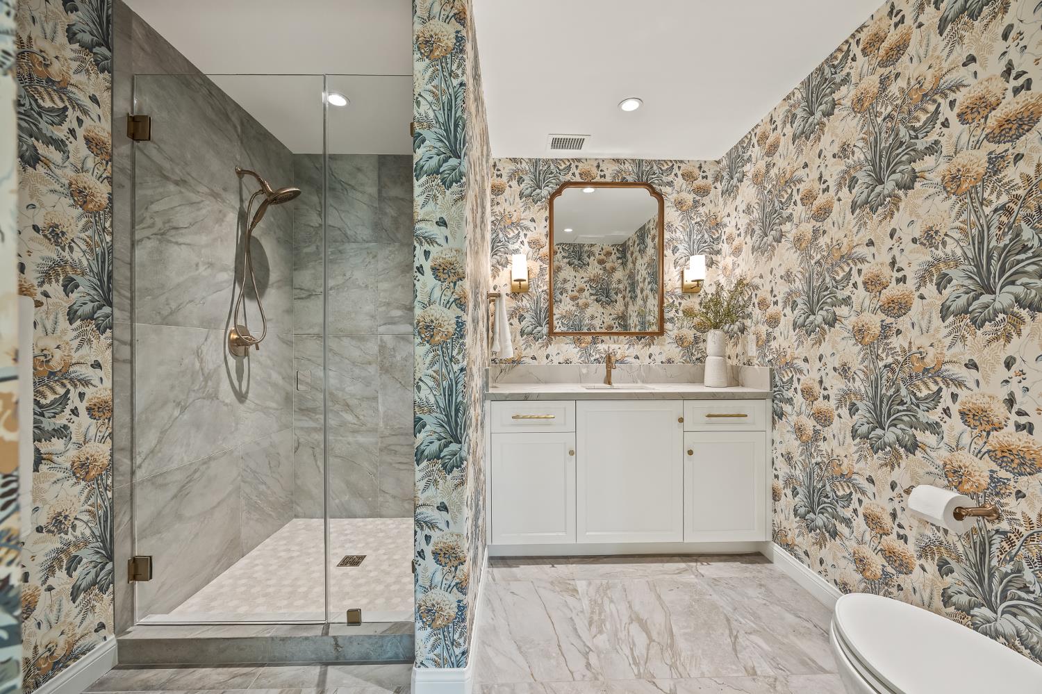 2246 W Palo Alto Ave, Fresno, CA 93711