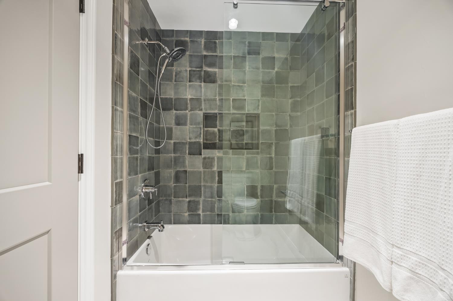 2246 W Palo Alto Ave, Fresno, CA 93711