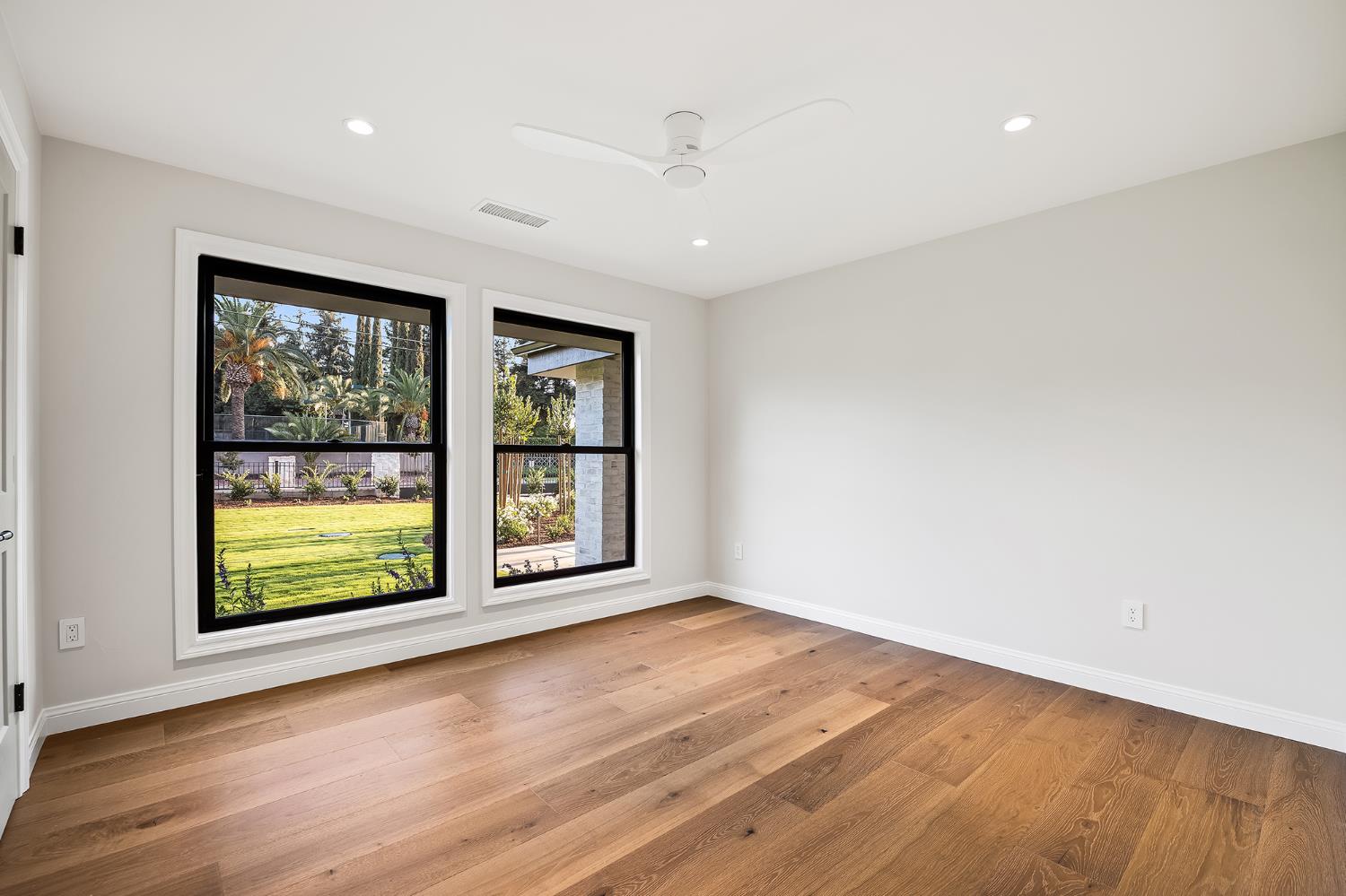 2246 W Palo Alto Ave, Fresno, CA 93711