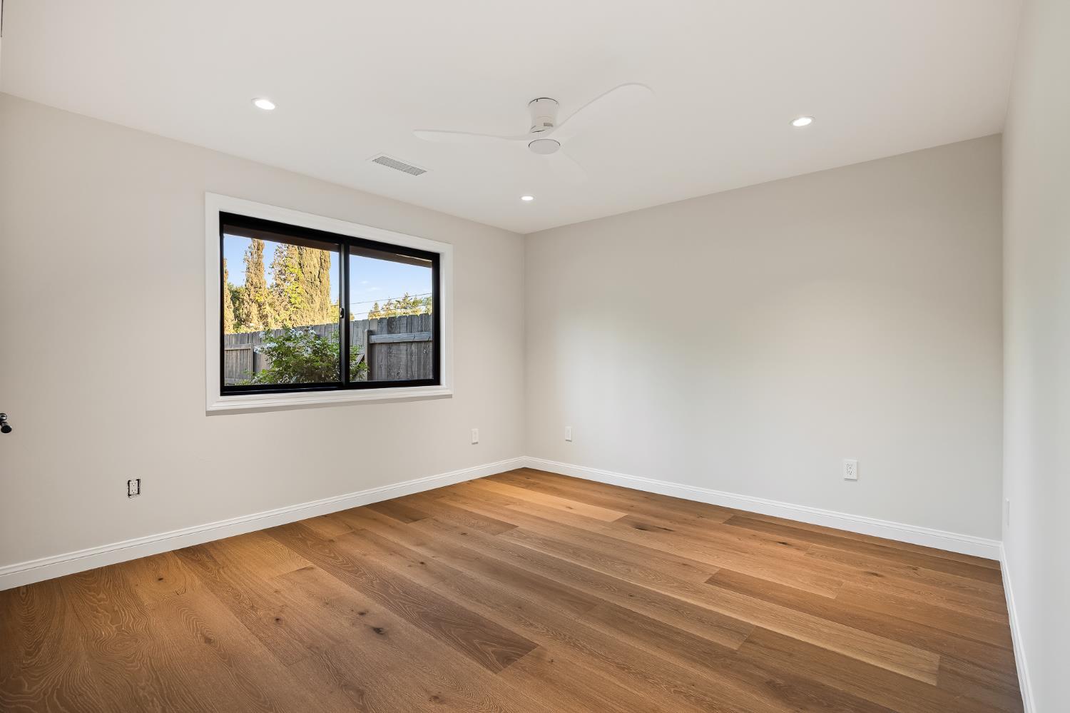 2246 W Palo Alto Ave, Fresno, CA 93711