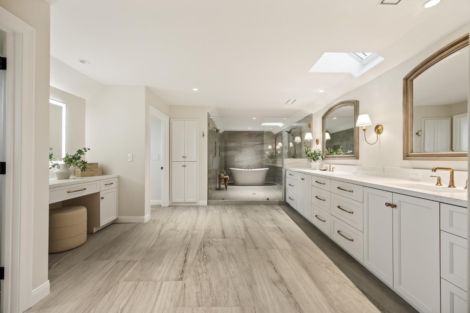 2246 W Palo Alto Ave, Fresno, CA 93711