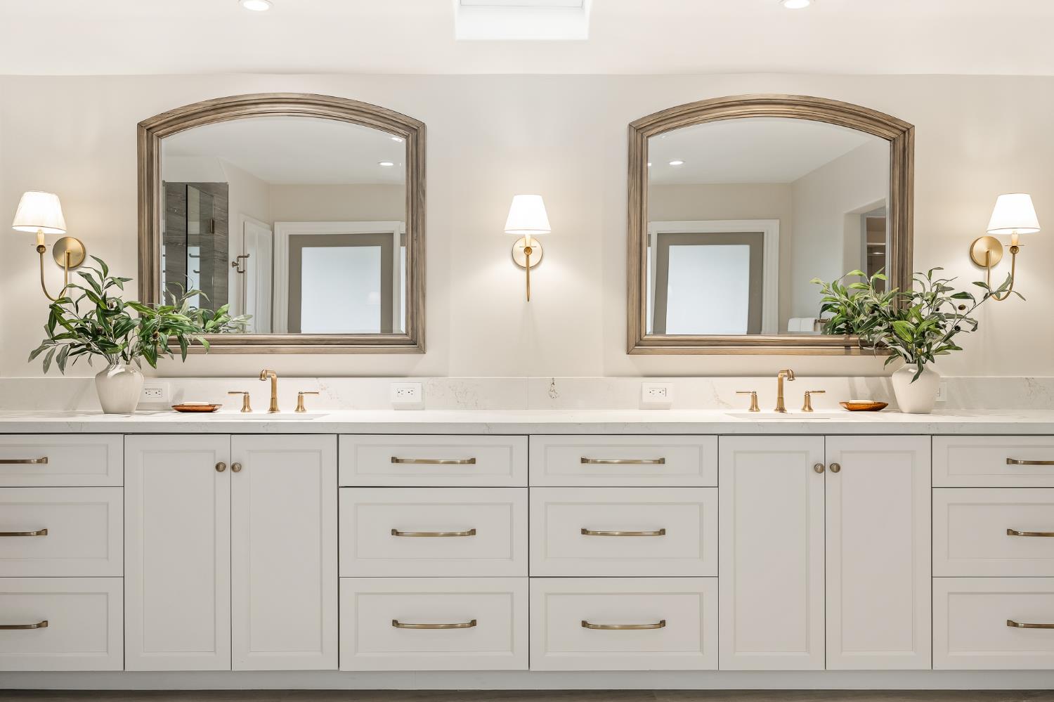 2246 W Palo Alto Ave, Fresno, CA 93711