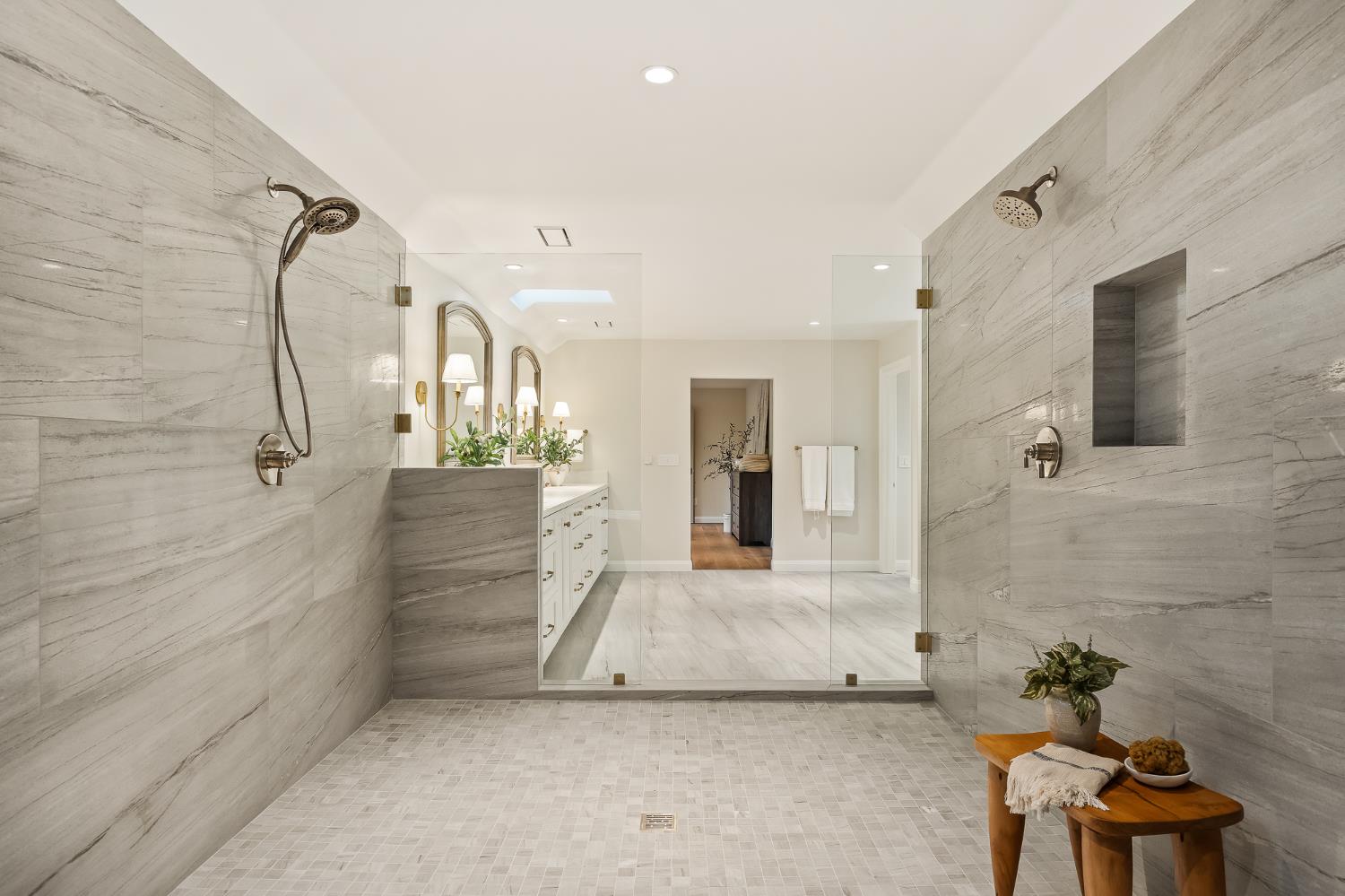 2246 W Palo Alto Ave, Fresno, CA 93711