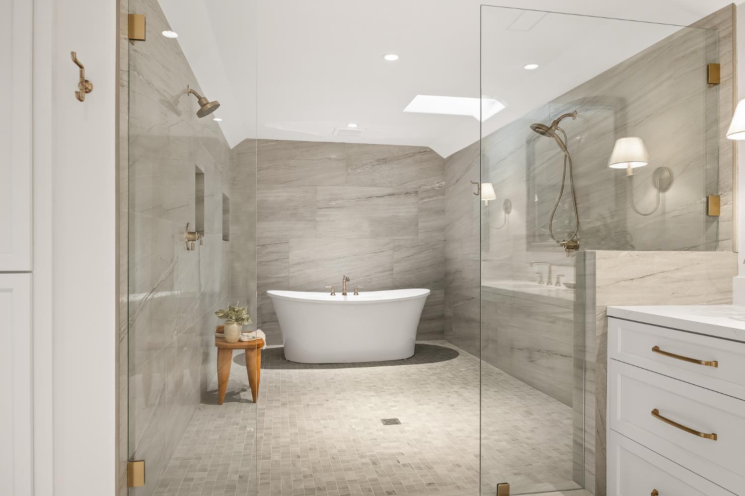 2246 W Palo Alto Ave, Fresno, CA 93711