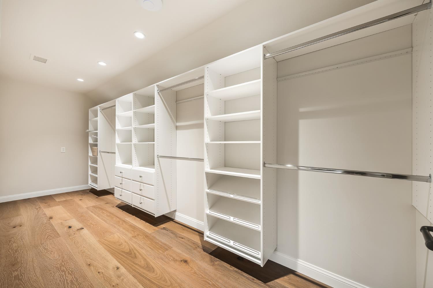 2246 W Palo Alto Ave, Fresno, CA 93711