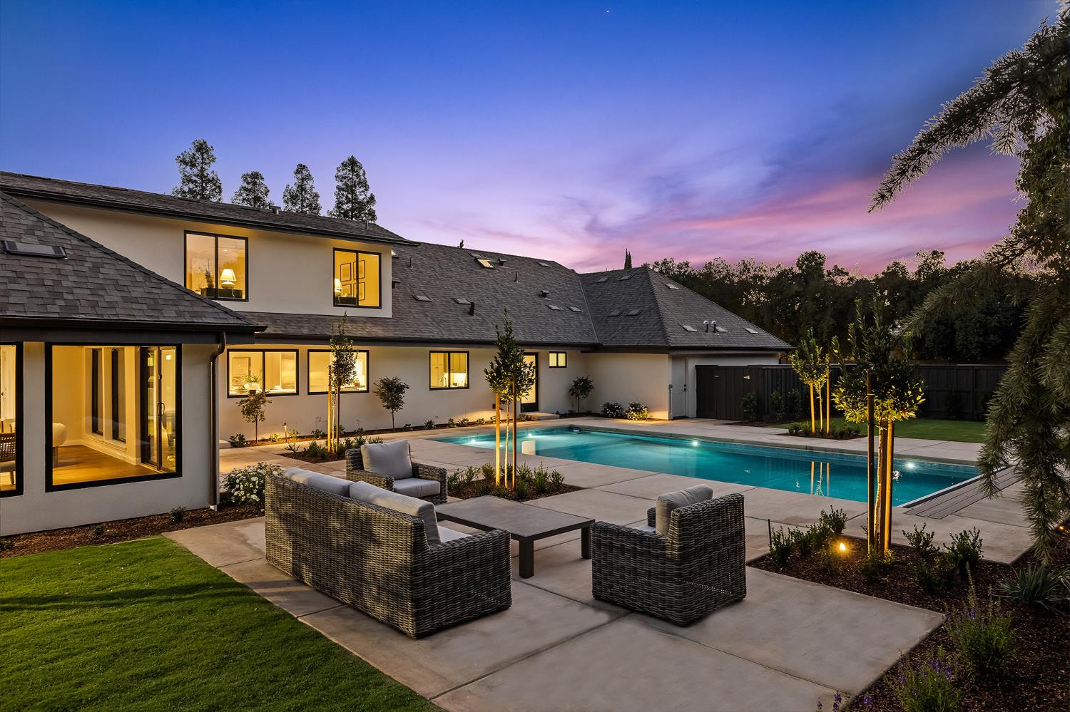 2246 W Palo Alto Ave, Fresno, CA 93711