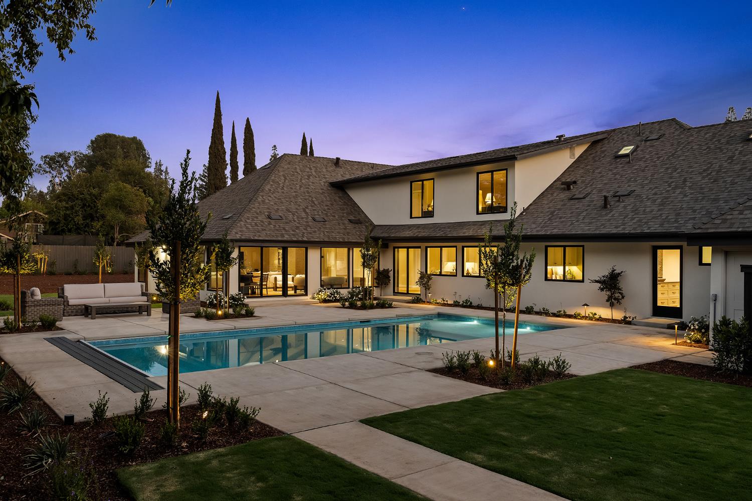 2246 W Palo Alto Ave, Fresno, CA 93711