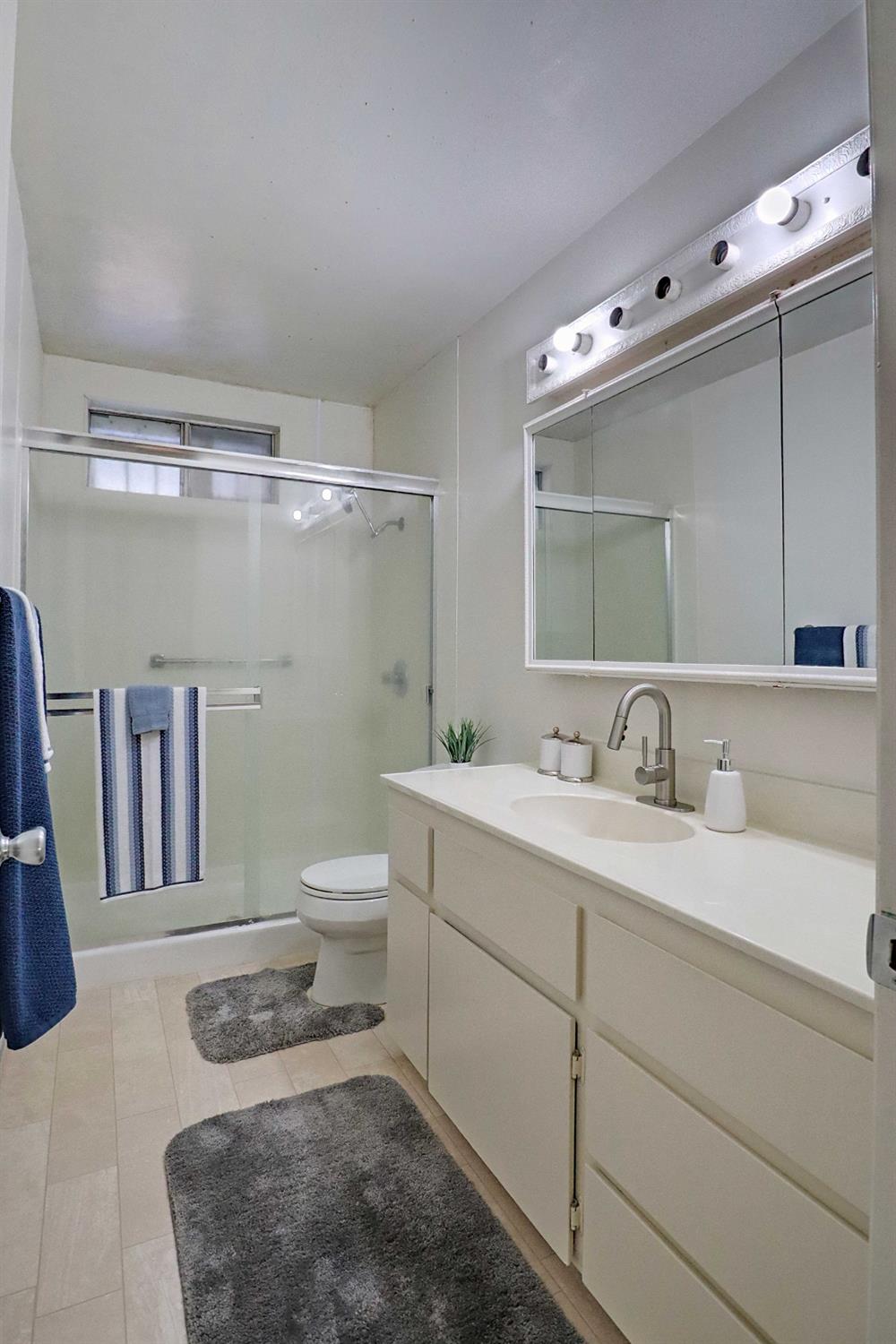 5098 E Ashlan Ave #117, Fresno, CA 93727