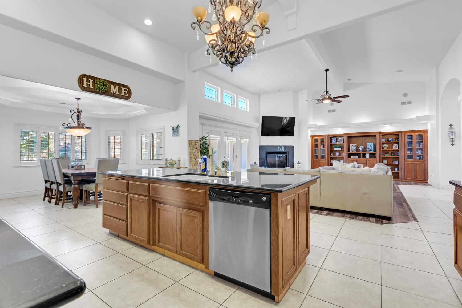 3139 Hampton Dr, Madera, CA 93637