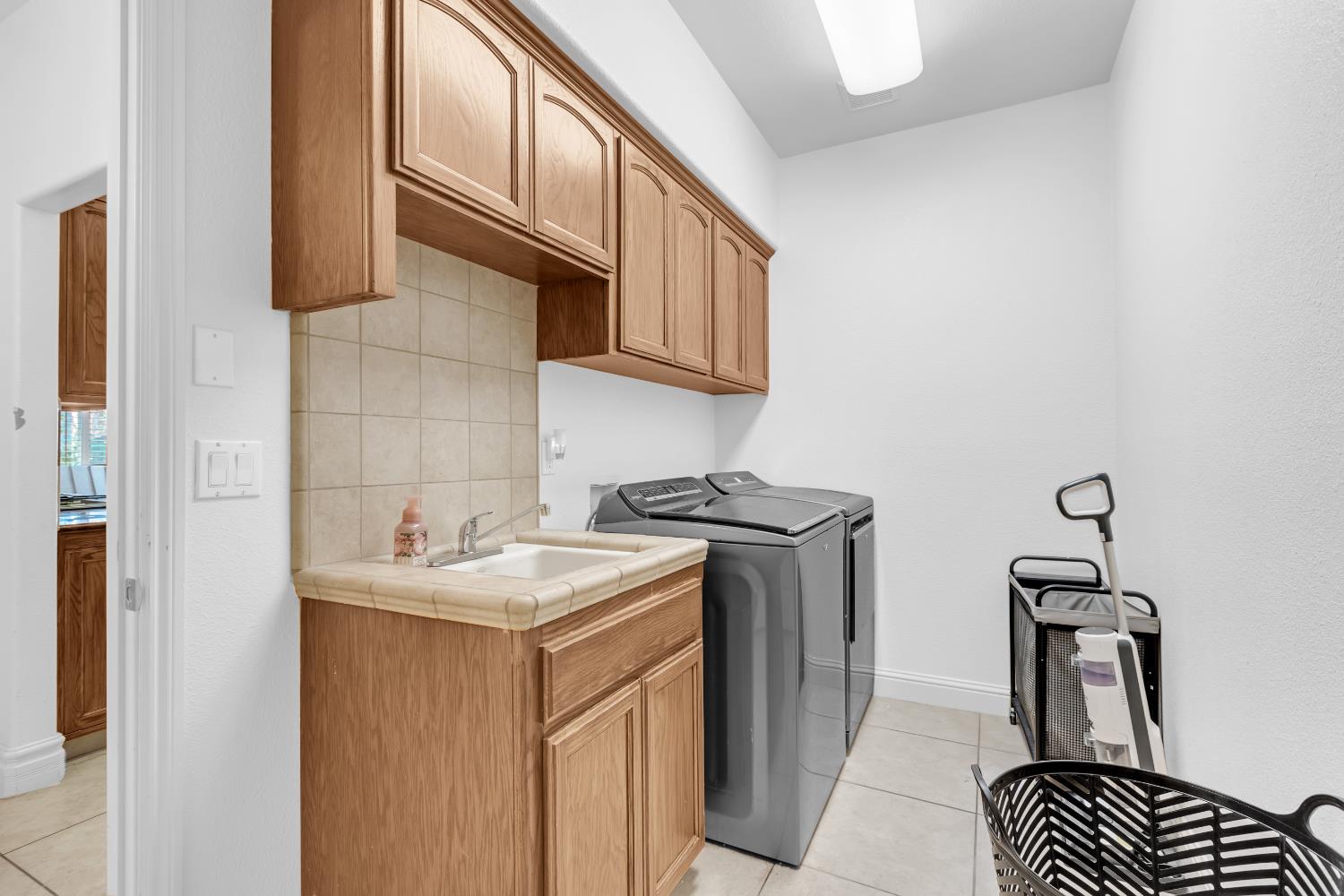 3139 Hampton Dr, Madera, CA 93637