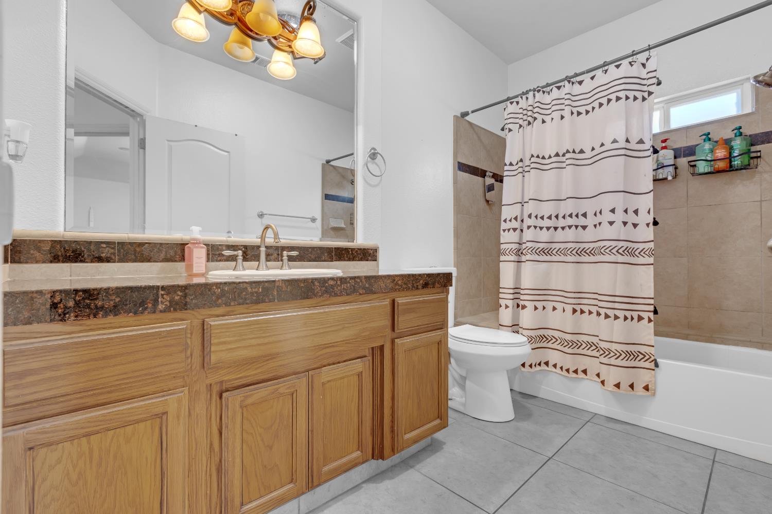 3139 Hampton Dr, Madera, CA 93637